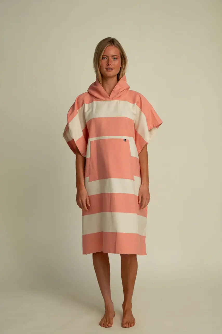 Futah - Bedu Coral Poncho (1)