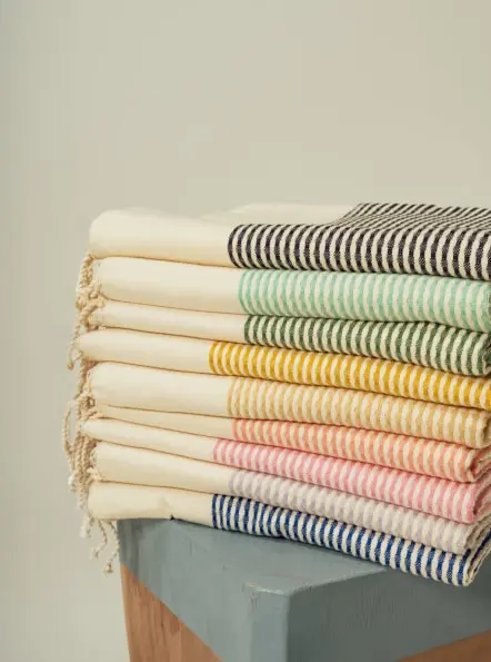 Nazaré Black Beach Towel (2)